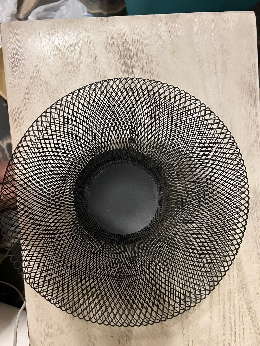Modern Black Wire Mesh Fruit Bowl Centerpiece Basket Metal Decorative Bowl